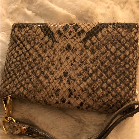 Authentic Michael Kors Card & Cell Phone Case - Picture 4 of 4